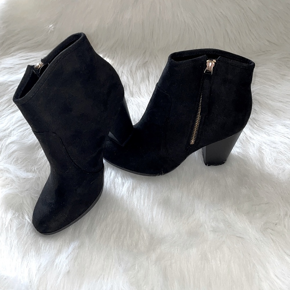 NWB journey and crew suede size 9 black boots